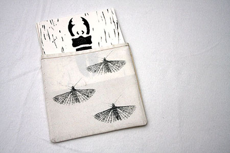 carnet sur des insectes créé avec différentes techniques graphiques